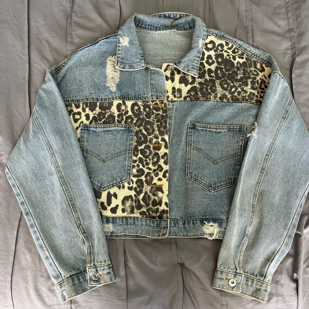 Boutique Leopard Patchwork Light Blue Denim Jacke… - image 1